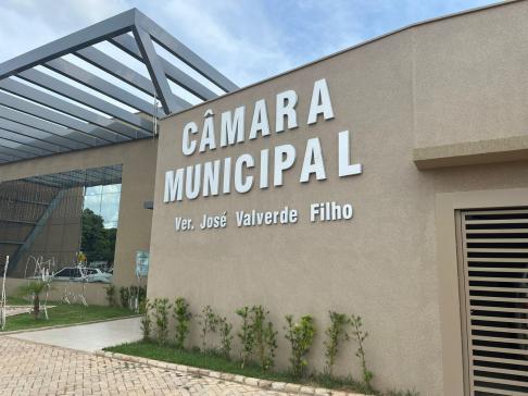 COMPETENCIAS E ATRIBUIÇÕES LEGISLATIVAS E ADMINISTRATIVAS